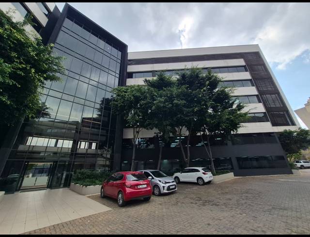 1,066M² OFFICE TO LET IN SANDTON CENTRAL